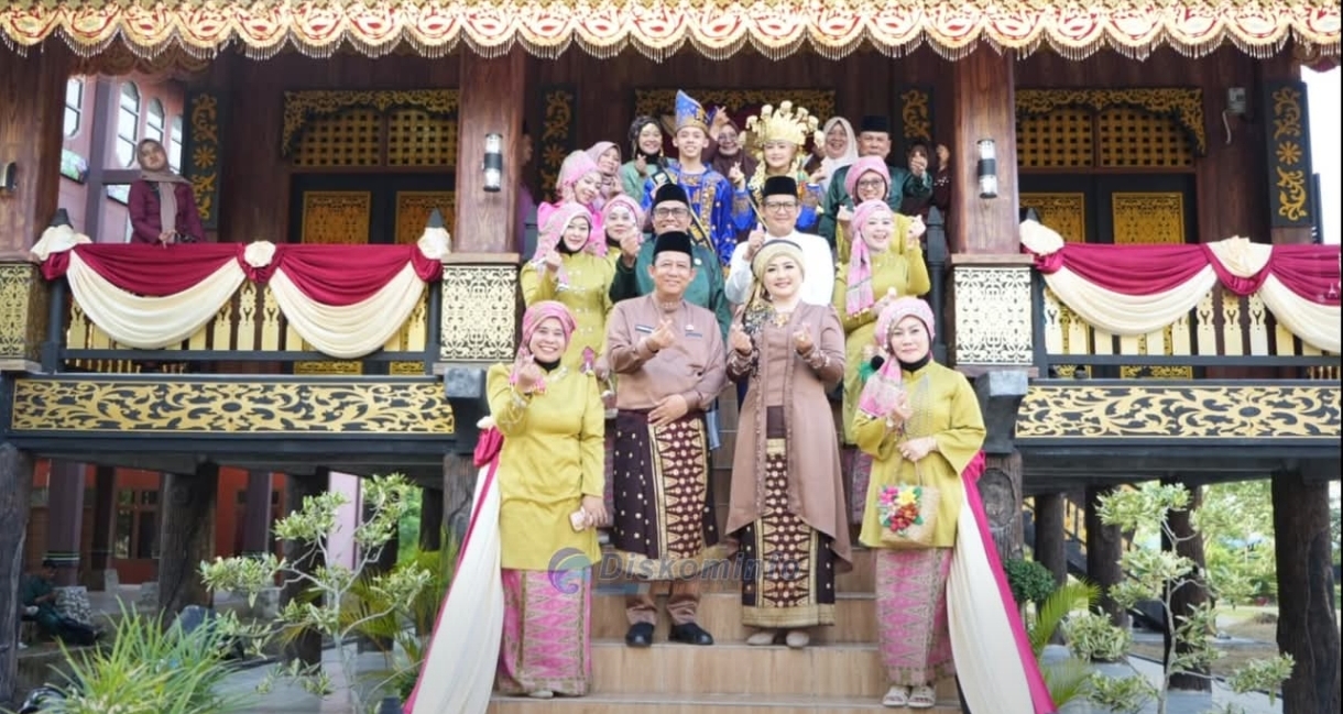 Bupati Bambang Bayu Suseno Tinjau Anjungan Kabupaten Muaro Jambi