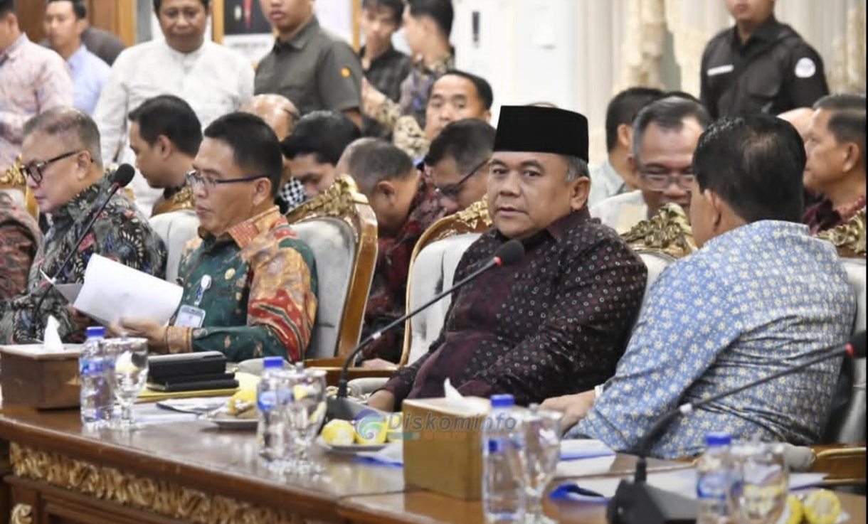 Sekda Budhi Hartono Hadiri Rakor Evaluasi Progres Jalan Batu Bara