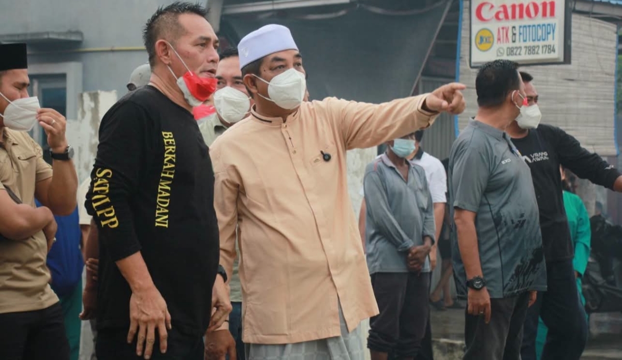 Bupati Anwar Sadat Tinjau Langsung Lokasi Kebakaran di Kawasan Masjid Al-Amin