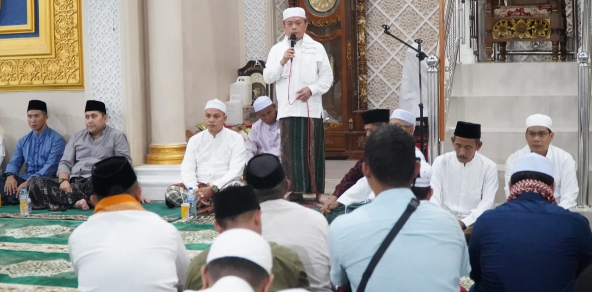 Safari Ramadhan di Pamenang, Gubernur Al Haris Ajak Perkuat Akhlak dan Peran Keluarga