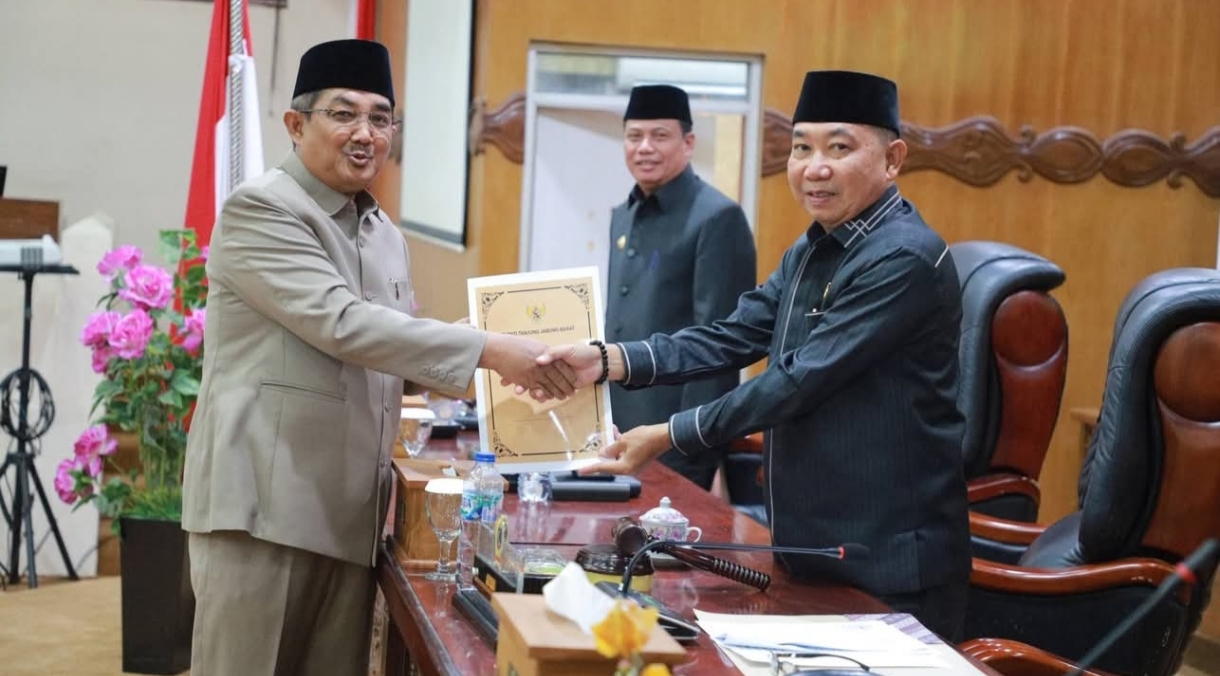Bupati Anwar Sadat Sampaikan Tanggapan atas Pemandangan Umum Fraksi DPRD terhadap LKPJ 2025