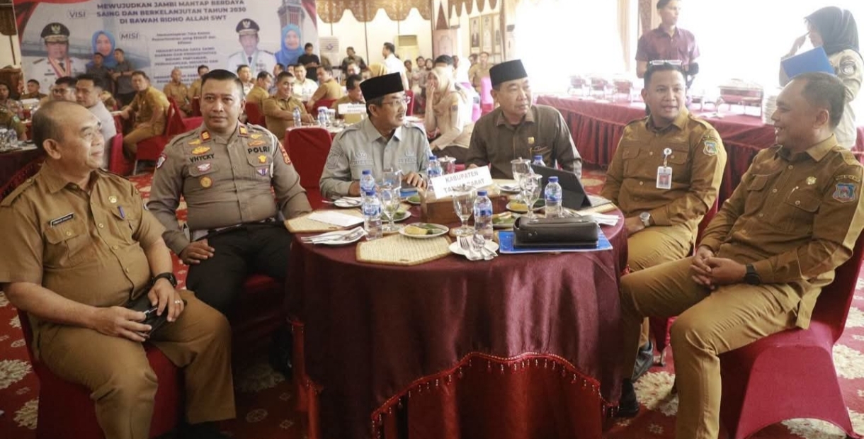 Bupati Anwar Sadat Hadiri Sosialisasi Program Keringanan PKB 2026 di Jambi