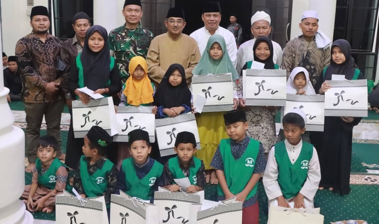 Pemkab Tanjab Barat Gelar Safari Ramadhan di Desa Suban, Sampaikan Program Pembangunan dan Santuni Anak Yatim