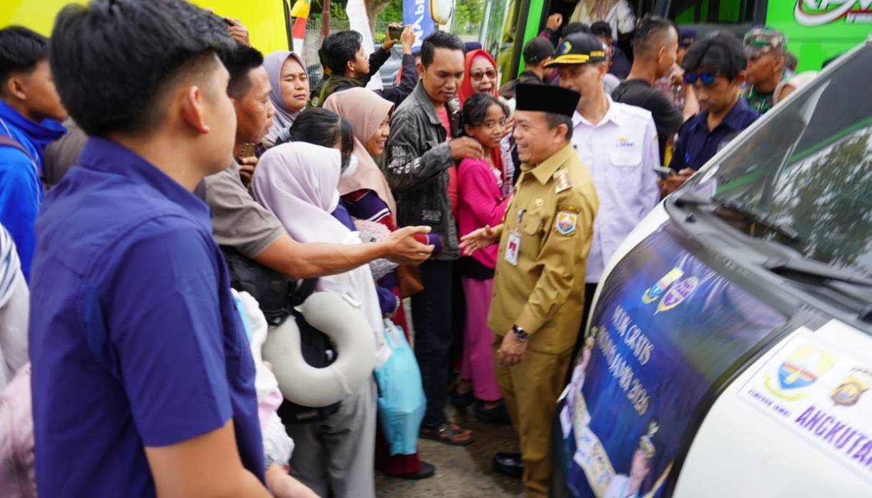 Gubernur Al Haris Lepas 198 Mudik Gratis untuk Warga Jambi dan Mahasiswa di Perantauan