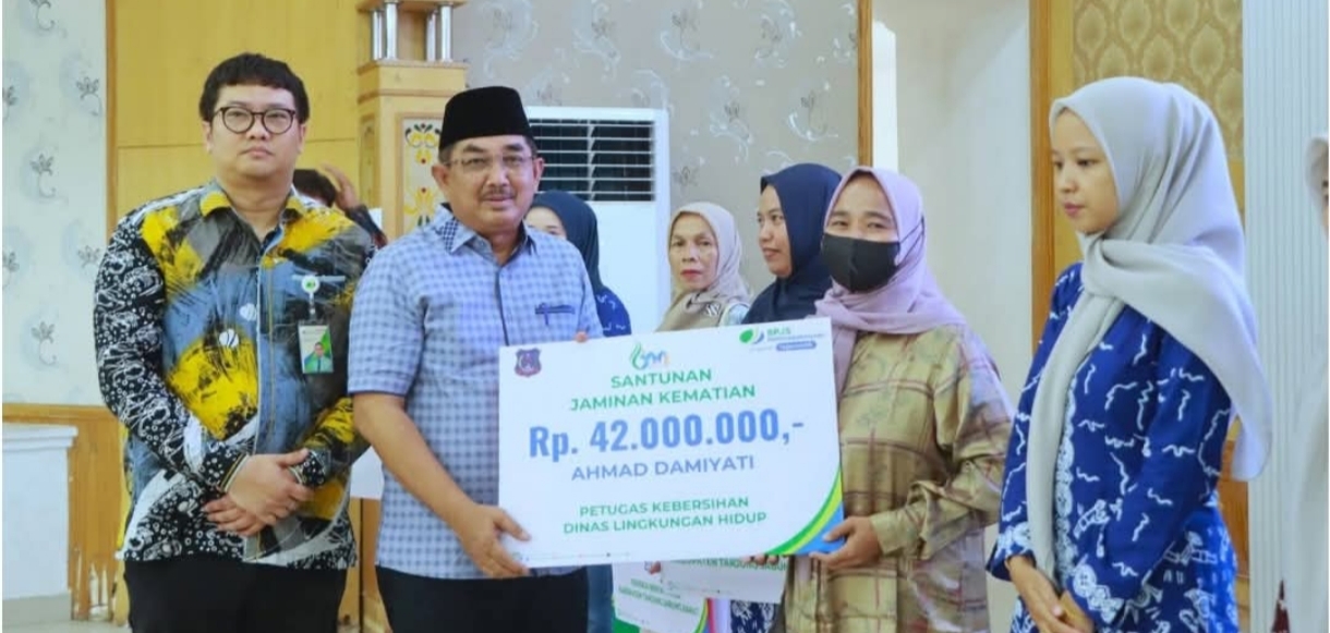 Bupati Anwar Sadat Buka Secara Resmi Puncak Peringatan Hari Buruh Internasional 2026
